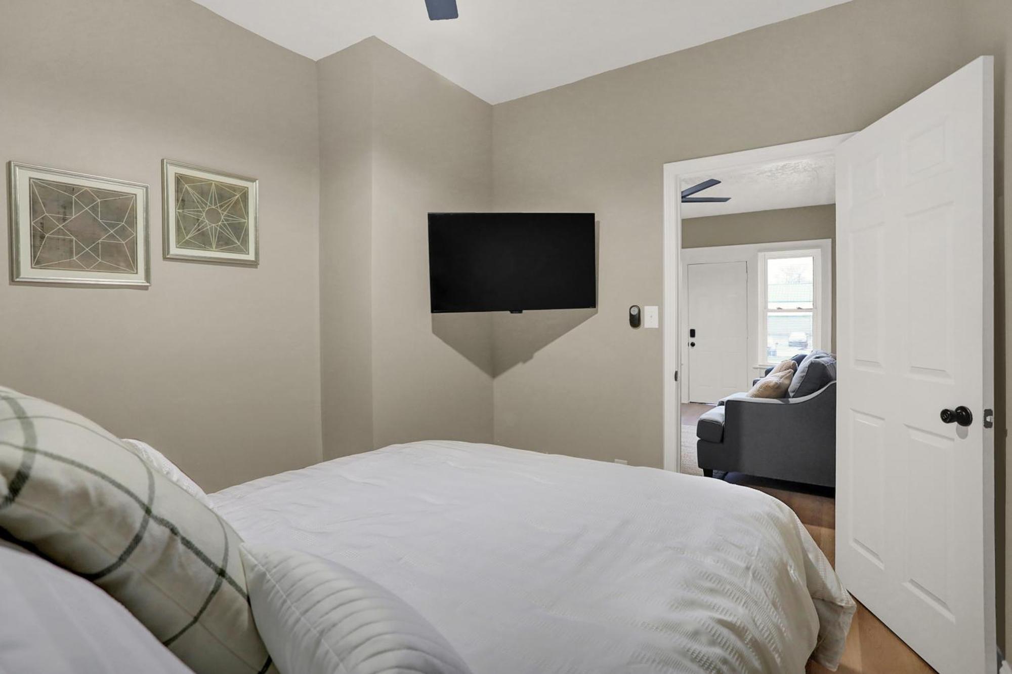 Prime 2Br Gem, Near Convention Hub! Appartement Indianapolis Buitenkant foto