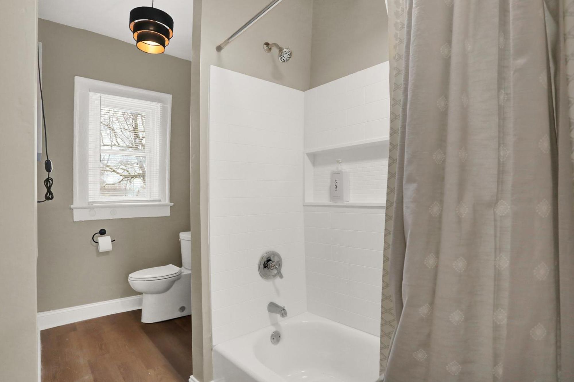Prime 2Br Gem, Near Convention Hub! Appartement Indianapolis Buitenkant foto