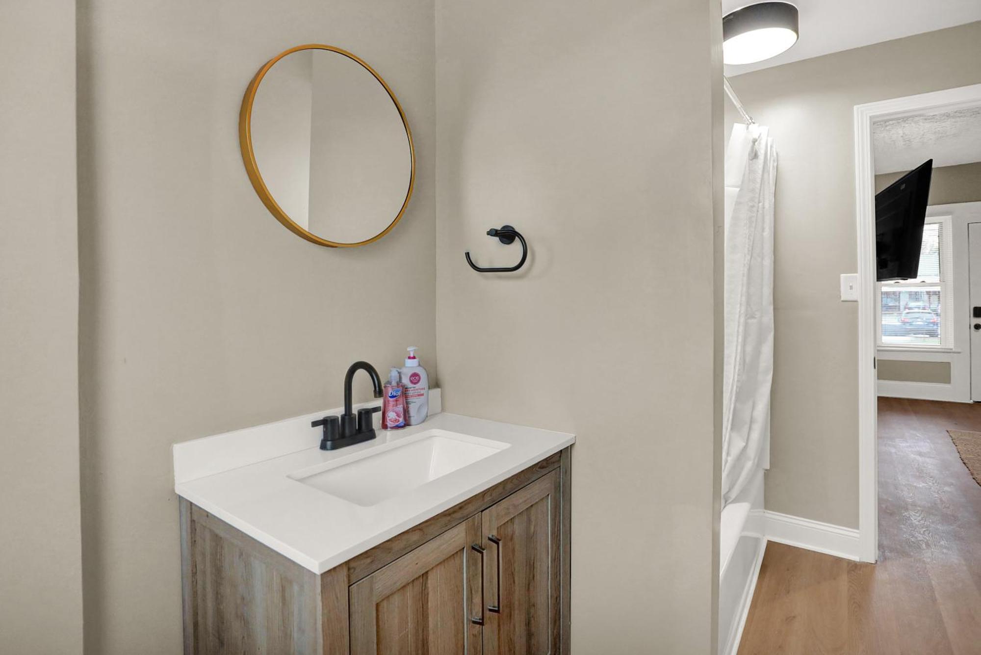Prime 2Br Gem, Near Convention Hub! Appartement Indianapolis Buitenkant foto
