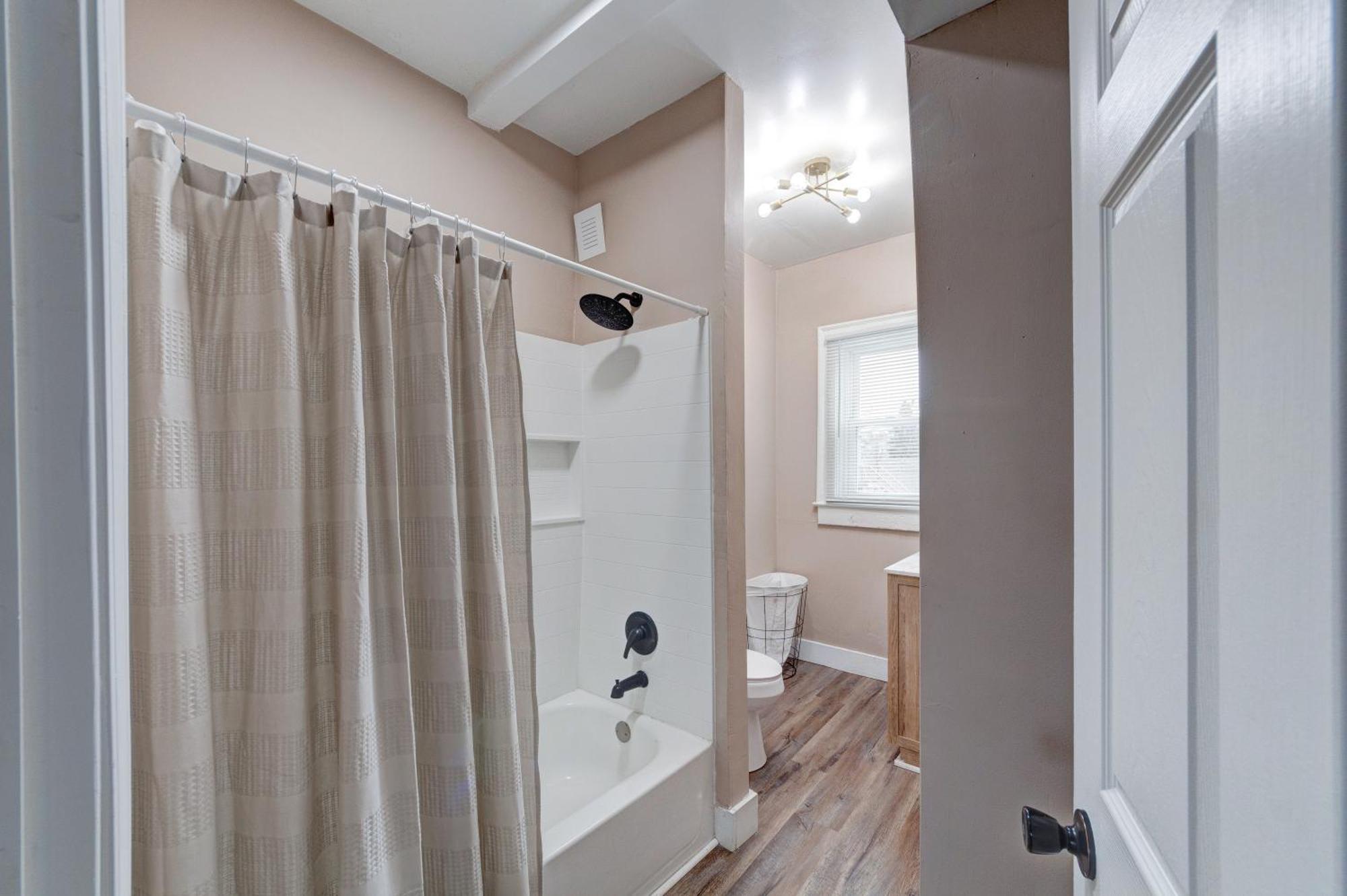 Prime 2Br Gem, Near Convention Hub! Appartement Indianapolis Buitenkant foto