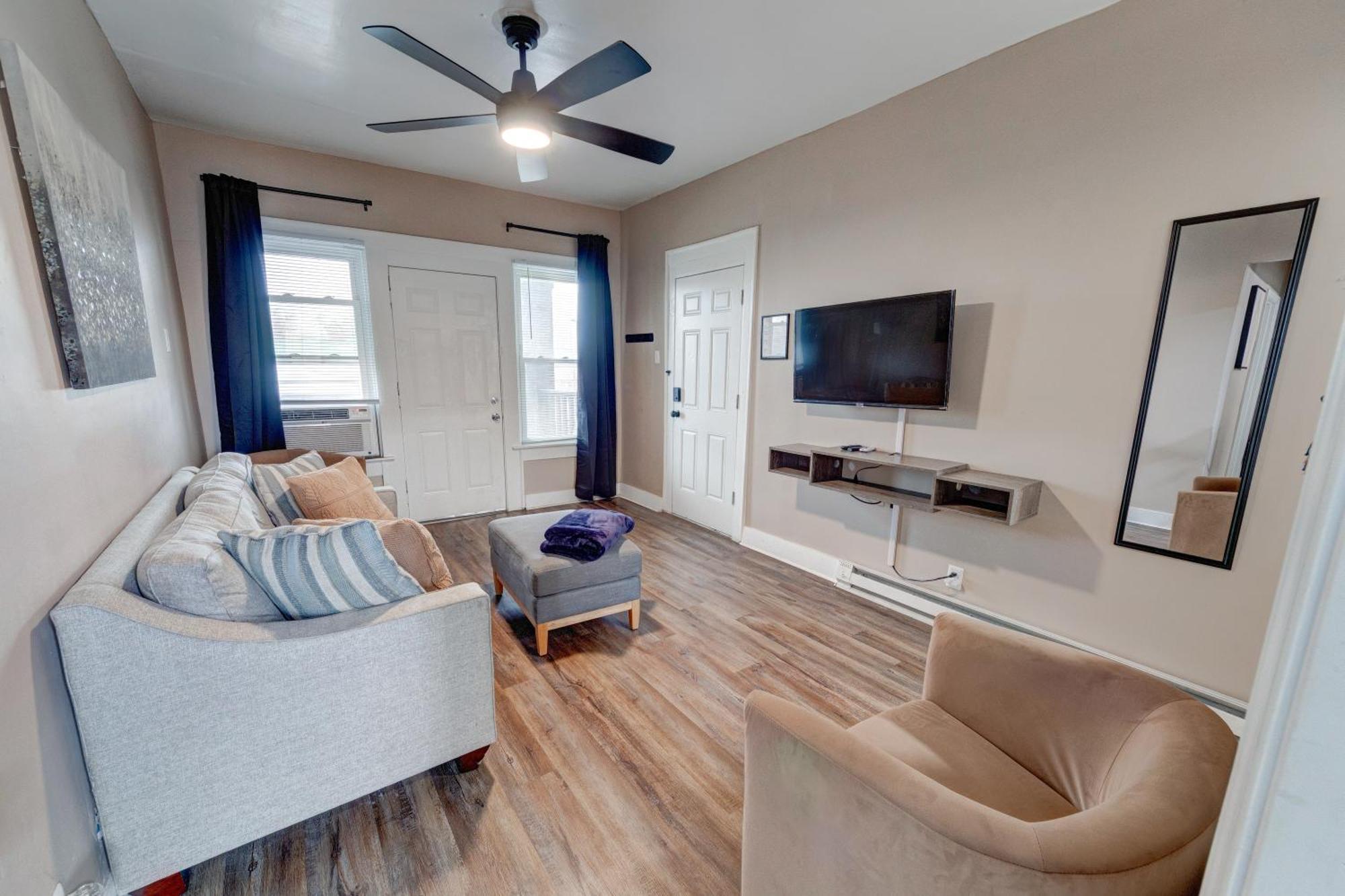 Prime 2Br Gem, Near Convention Hub! Appartement Indianapolis Buitenkant foto
