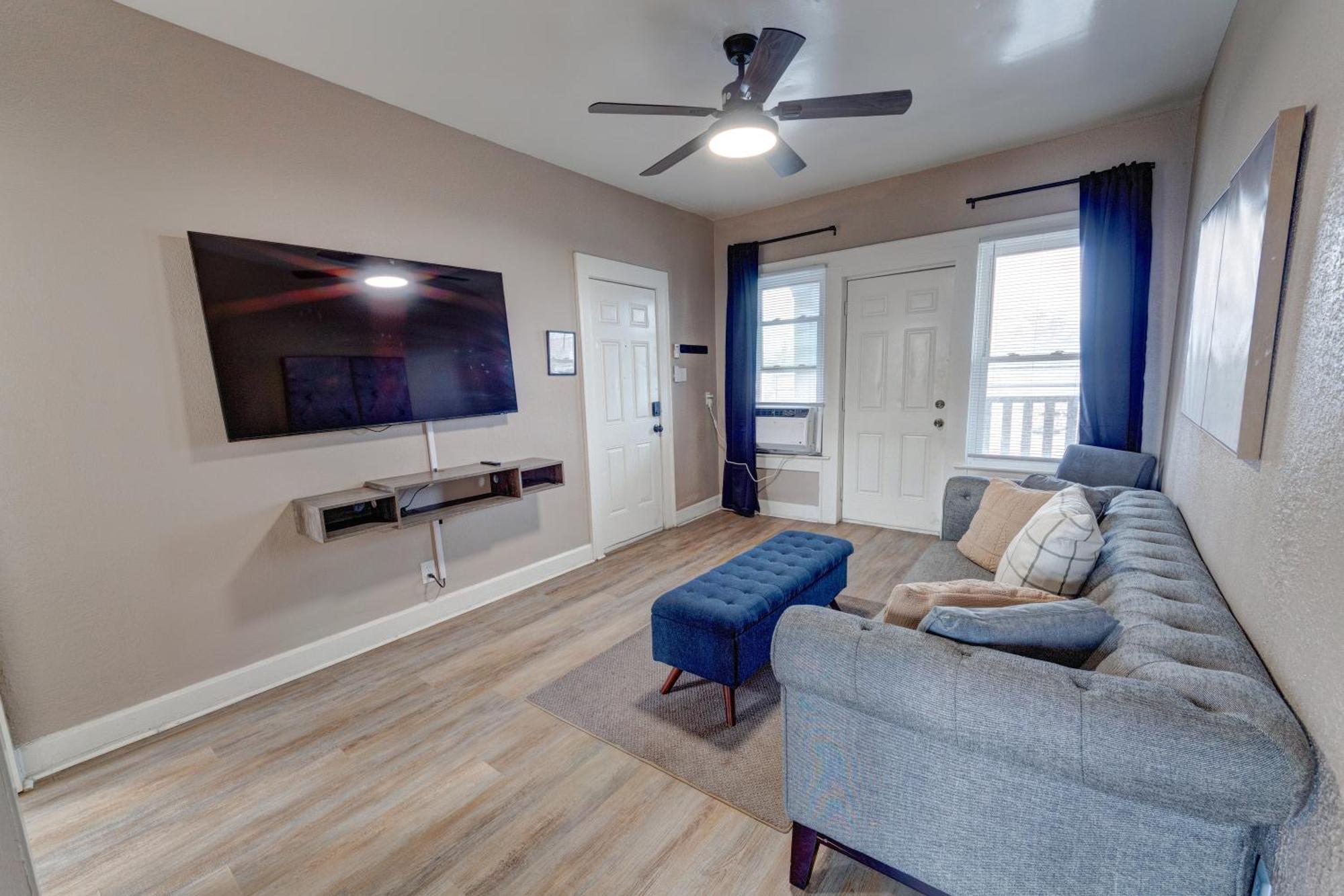Prime 2Br Gem, Near Convention Hub! Appartement Indianapolis Buitenkant foto