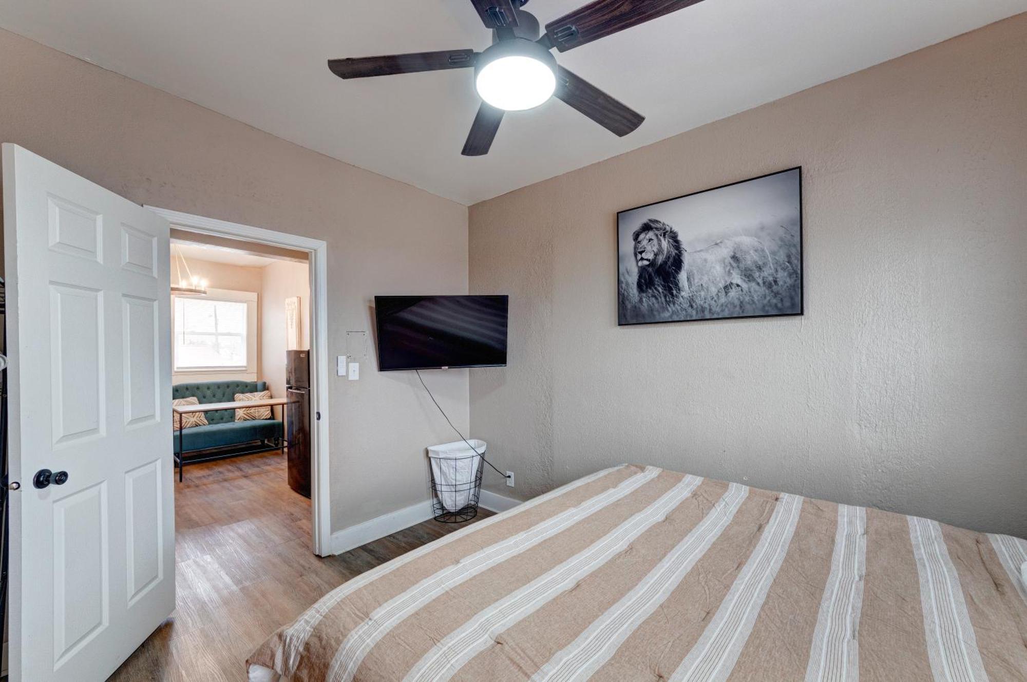 Prime 2Br Gem, Near Convention Hub! Appartement Indianapolis Buitenkant foto